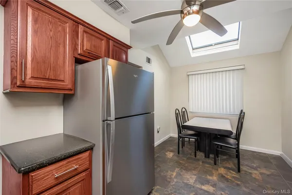$674,000 | 82 Cottonwood Court, Unit 82, Wantagh, NY 11793