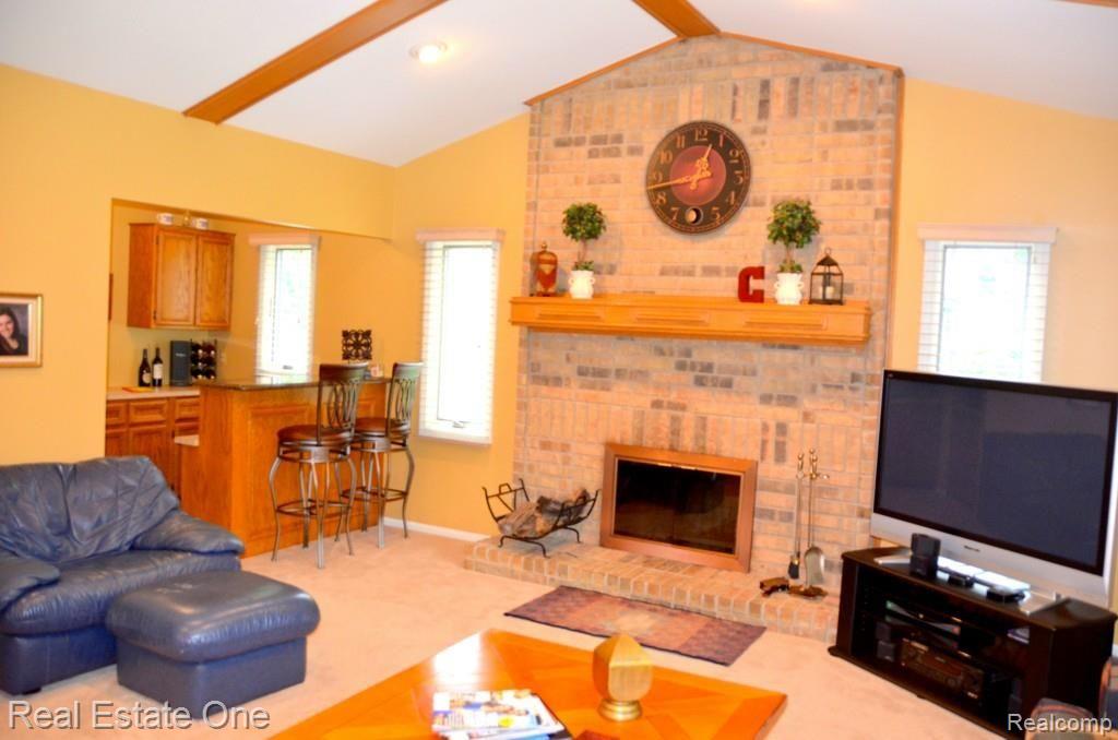517 Sunlight Drive Rochester, MI 48309 - Photo 21 of 36 Family Room