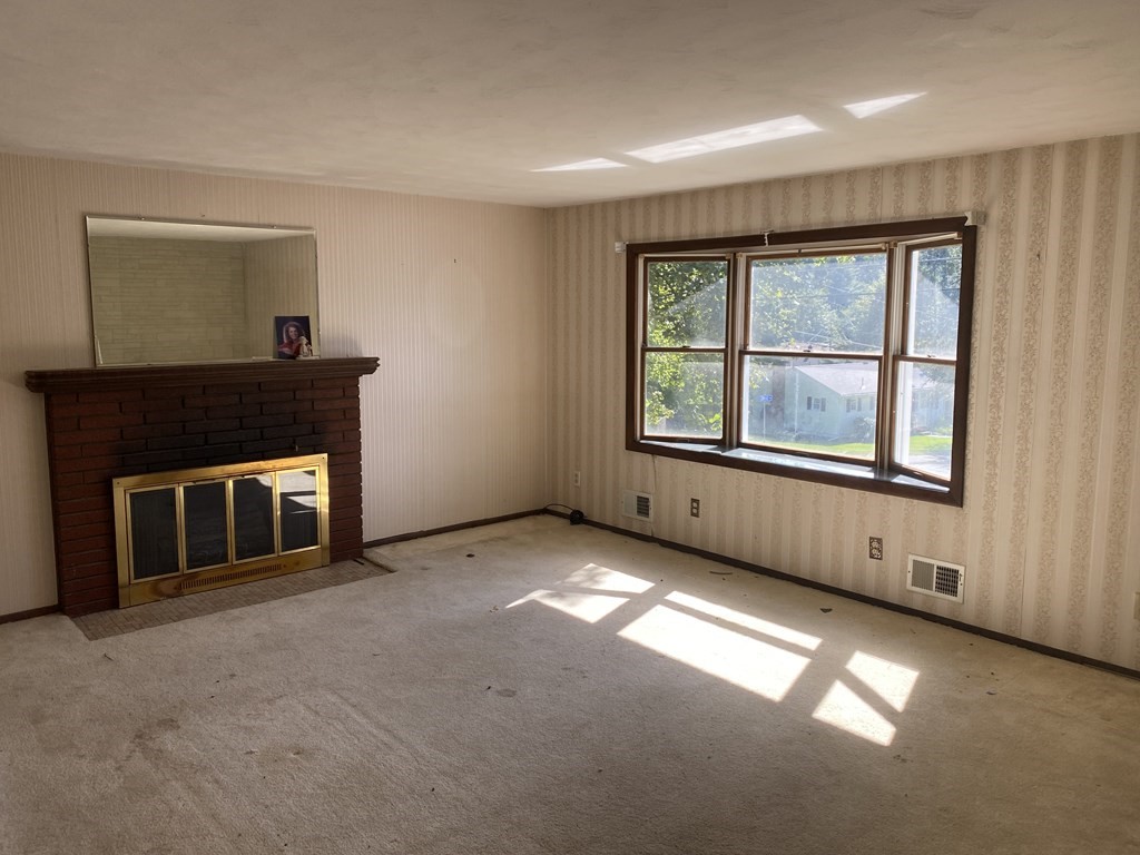 14 Foley Road Marlborough, MA 01752 - Photo 2 of 13 Gallery Image 2