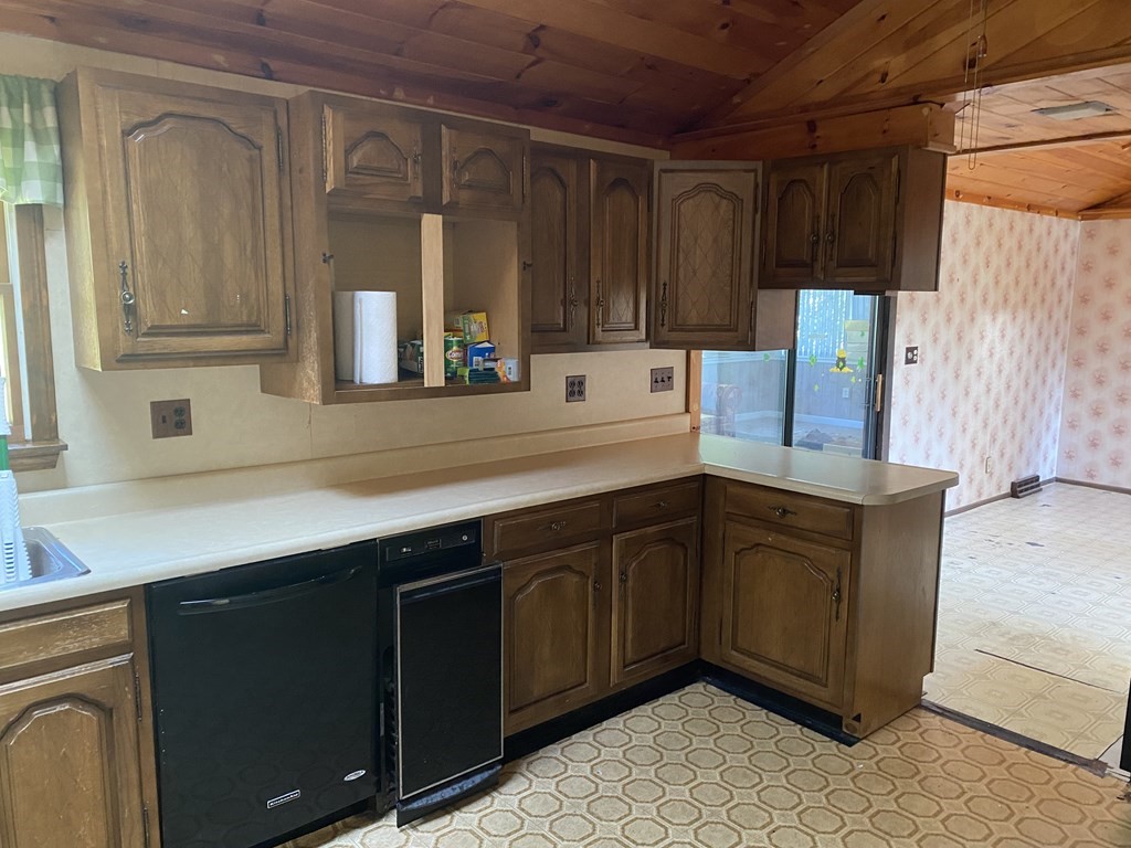 14 Foley Road Marlborough, MA 01752 - Photo 4 of 13 Gallery Image 4