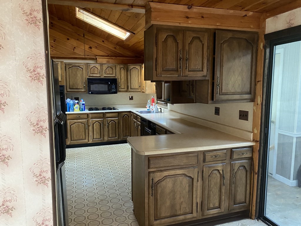 14 Foley Road Marlborough, MA 01752 - Photo 5 of 13 Gallery Image 5