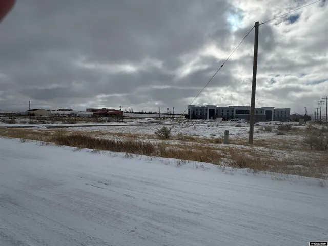 $225,000 | 460 Airport Road, Rawlins, WY 82301