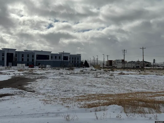 $225,000 | 460 Airport Road, Rawlins, WY 82301