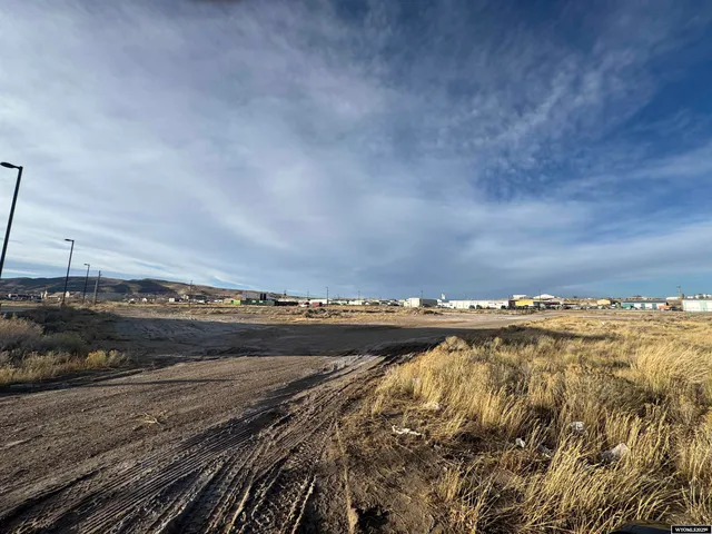 $225,000 | 460 Airport Road, Rawlins, WY 82301