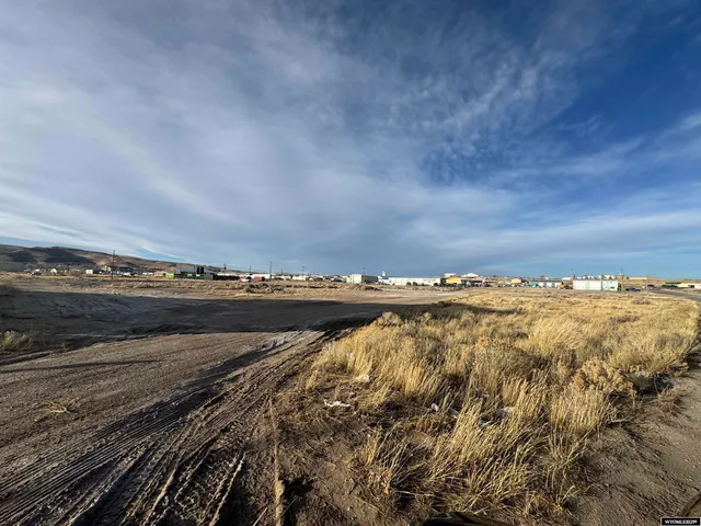 $225,000 | 460 Airport Road, Rawlins, WY 82301