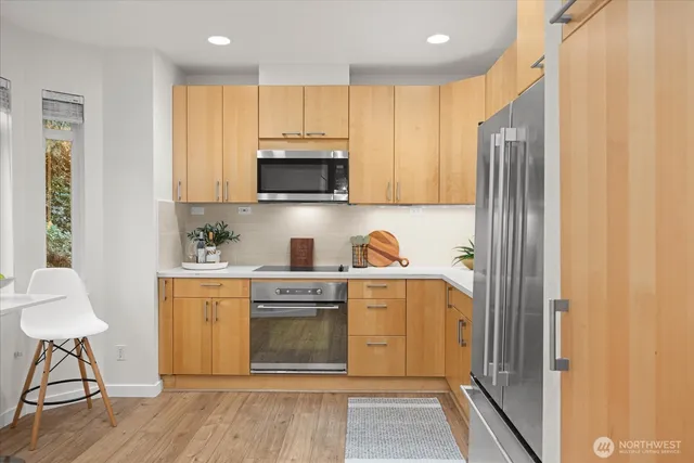 $835,000 | 18003 Northeast 93rd Court, Unit 3, Redmond, WA 98052