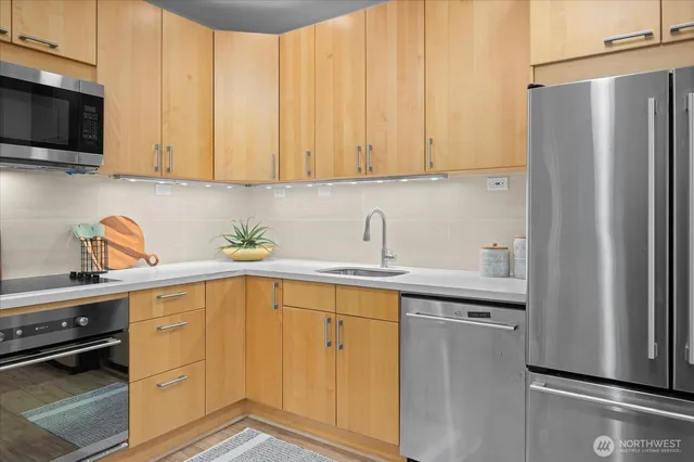 $835,000 | 18003 Northeast 93rd Court, Unit 3, Redmond, WA 98052