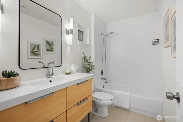 $835,000 | 18003 Northeast 93rd Court, Unit 3, Redmond, WA 98052