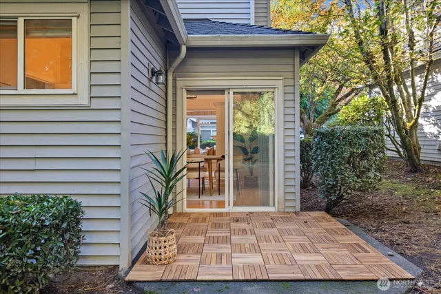 $835,000 | 18003 Northeast 93rd Court, Unit 3, Redmond, WA 98052