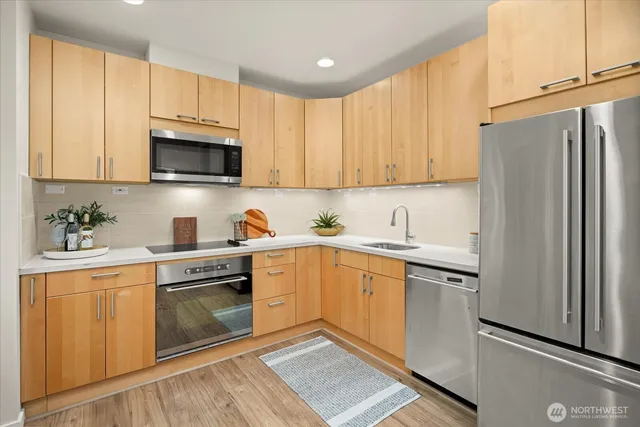 $835,000 | 18003 Northeast 93rd Court, Unit 3, Redmond, WA 98052