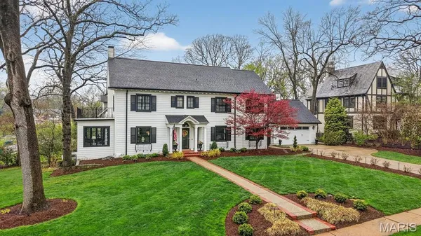 $1,499,000 | 457 Yorkshire Place, Webster Groves, MO 63119