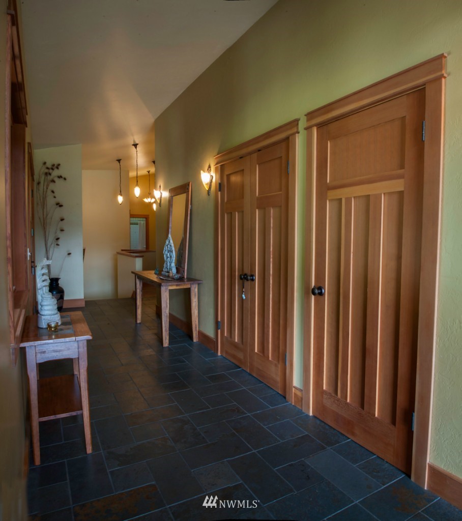 4461 Glendale Road Clinton, WA 98236 - Photo 11 of 25 Gallery Image 11