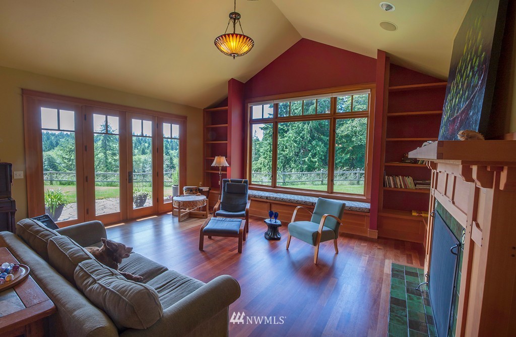4461 Glendale Road Clinton, WA 98236 - Photo 4 of 25 Gallery Image 4