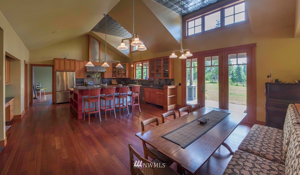 4461 Glendale Road Clinton, WA 98236 - Photo 7 of 25 Gallery Image 7