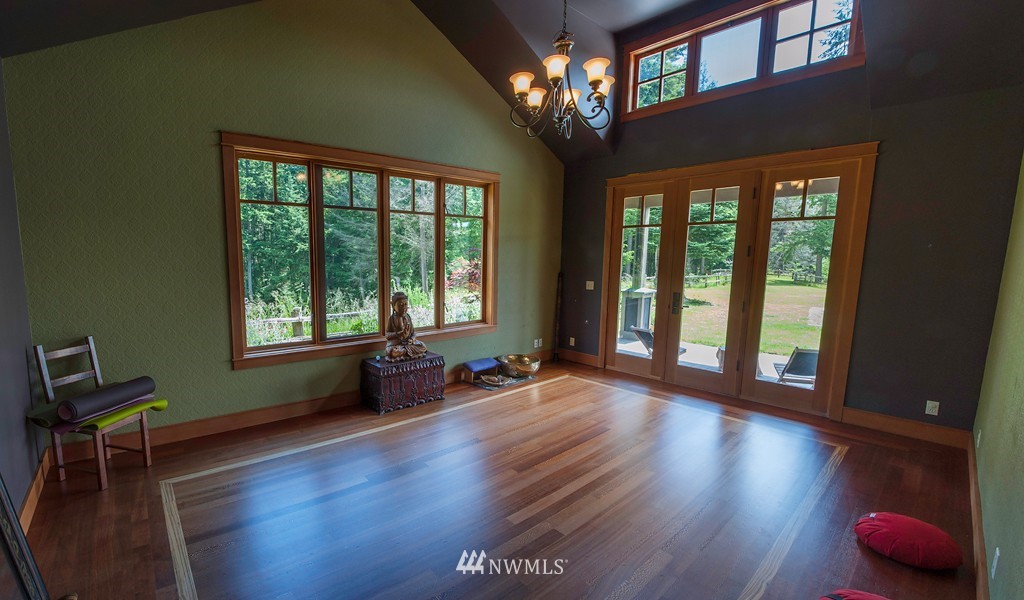 4461 Glendale Road Clinton, WA 98236 - Photo 10 of 25 Gallery Image 10