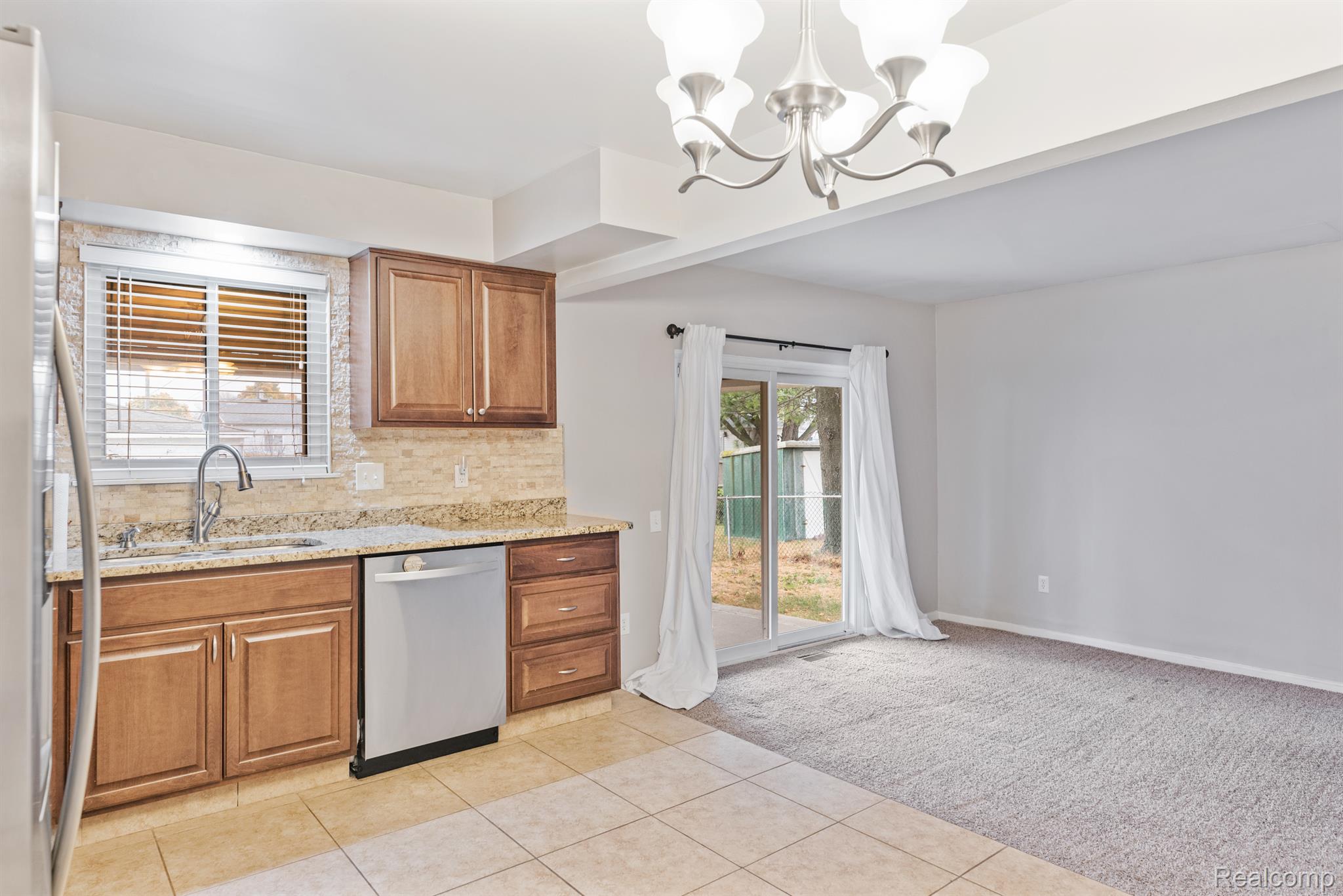 25208 Rubin Road Warren, MI 48089 - Photo 8 of 27