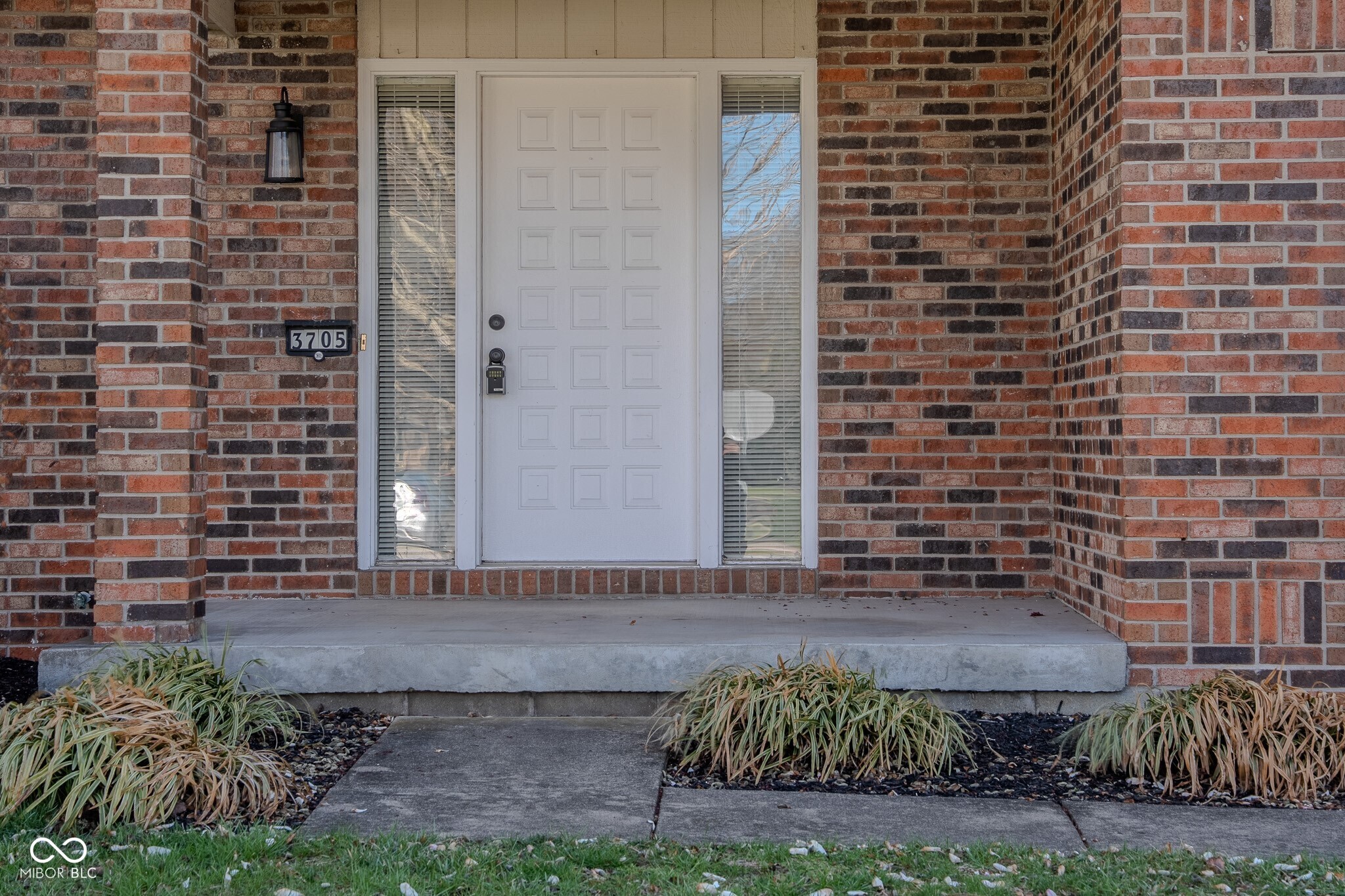 3705 River Road Columbus, IN 47203 - Photo 2 of 50