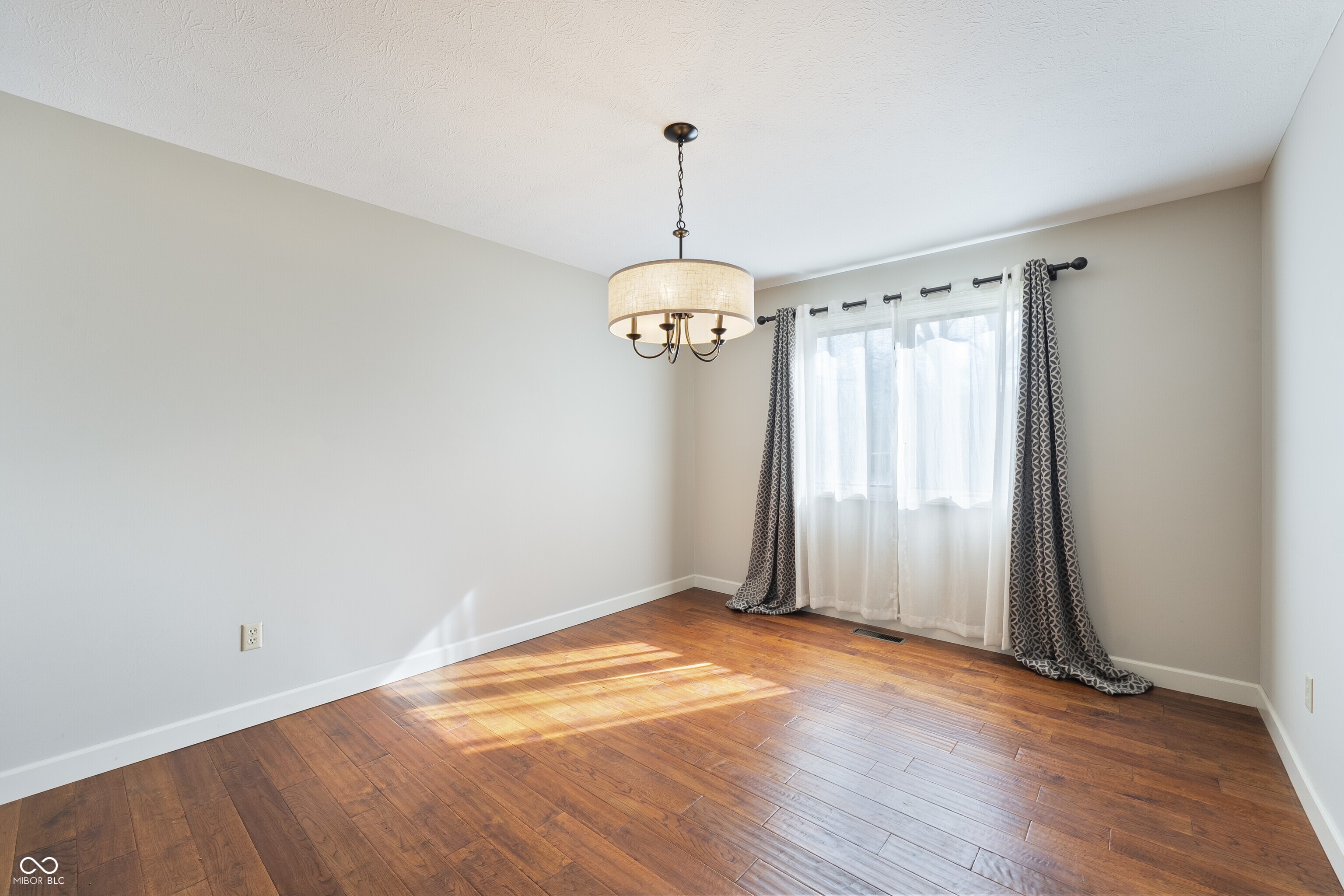 3705 River Road Columbus, IN 47203 - Photo 9 of 50