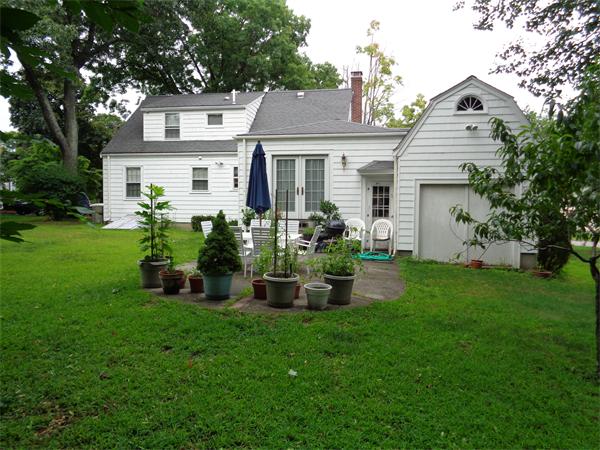 23 Norwich Road Needham, MA 02492 - Photo 3 of 11 Gallery Image 3