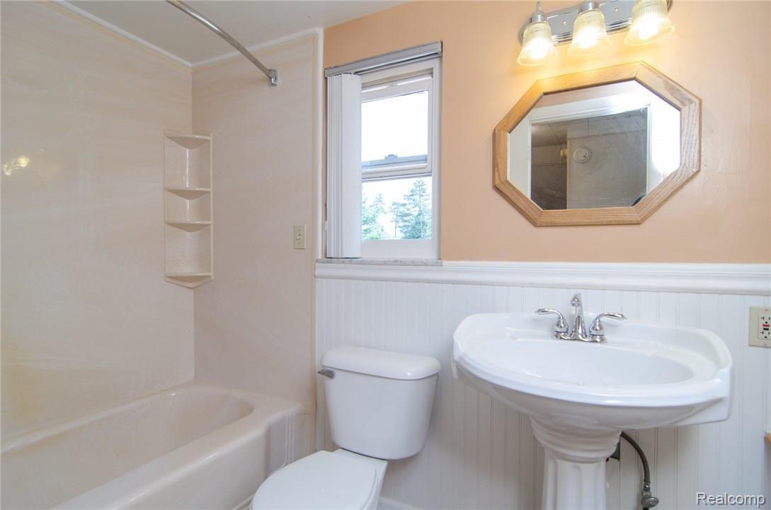 7660 Allen Road Clarkston, MI 48348 - Photo 36 of 50 GRU_5388.jpg