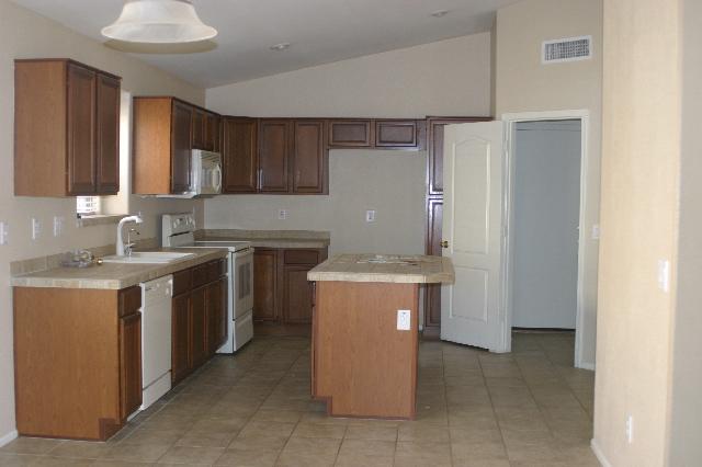 3884 East Simpson Road Gilbert, AZ 85297 - Photo 3 of 4 Kitchen