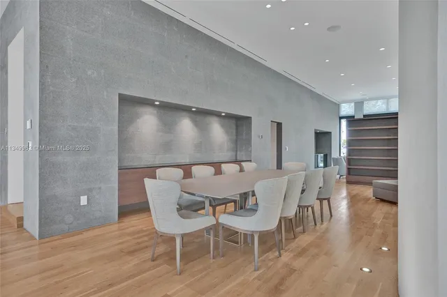 $10,490,000 | Golden Beach, Golden Beach, FL 33160