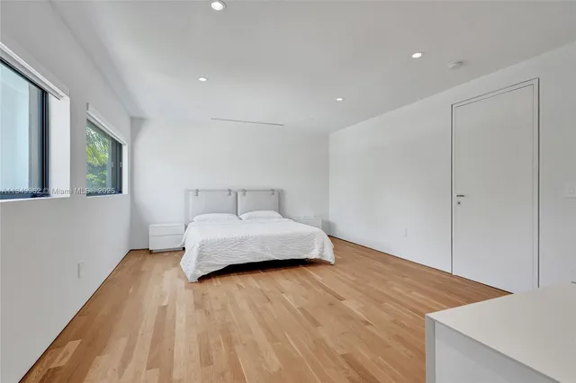 $10,490,000 | Golden Beach, Golden Beach, FL 33160