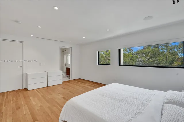 $10,490,000 | Golden Beach, Golden Beach, FL 33160