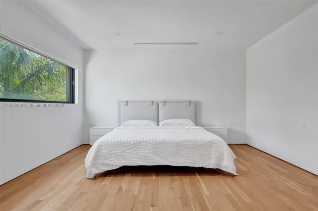 $10,490,000 | Golden Beach, Golden Beach, FL 33160