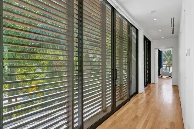 $10,490,000 | Golden Beach, Golden Beach, FL 33160