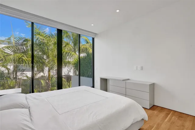 $10,490,000 | Golden Beach, Golden Beach, FL 33160