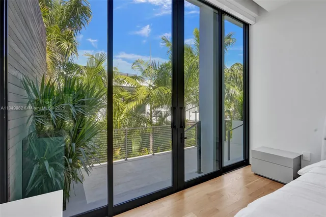 $10,490,000 | Golden Beach, Golden Beach, FL 33160