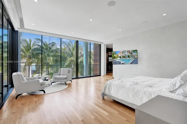 $10,490,000 | Golden Beach, Golden Beach, FL 33160