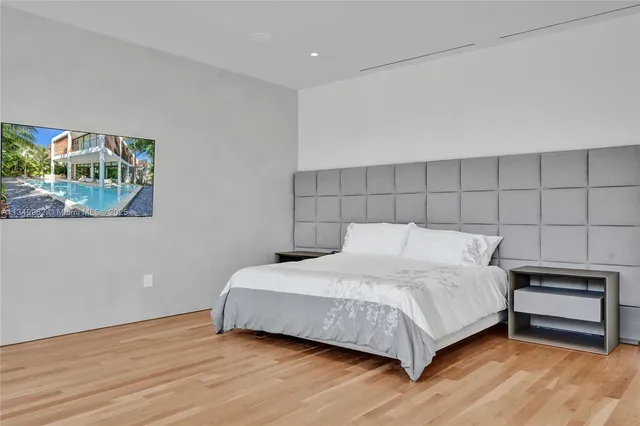 $10,490,000 | Golden Beach, Golden Beach, FL 33160