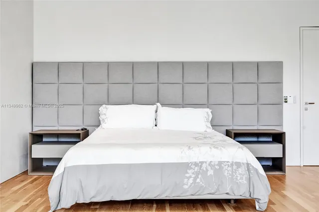 $10,490,000 | Golden Beach, Golden Beach, FL 33160