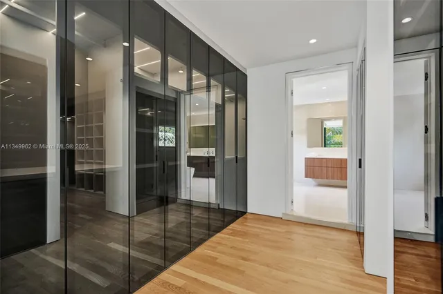 $10,490,000 | Golden Beach, Golden Beach, FL 33160