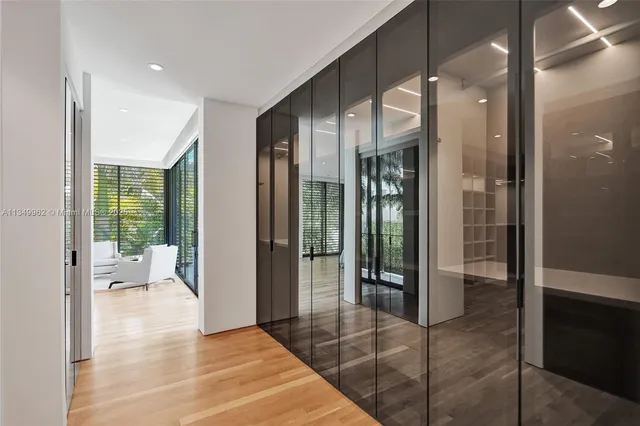 $10,490,000 | Golden Beach, Golden Beach, FL 33160