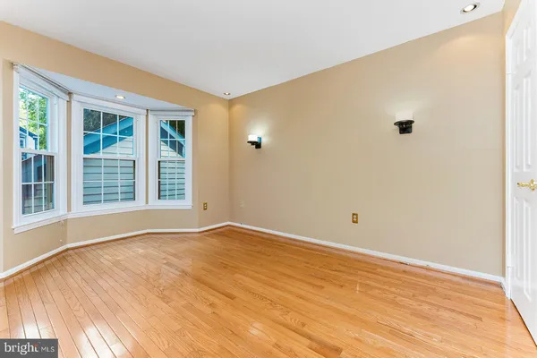 $4,250 | 8415 Hollis Lane, Vienna, VA 22182