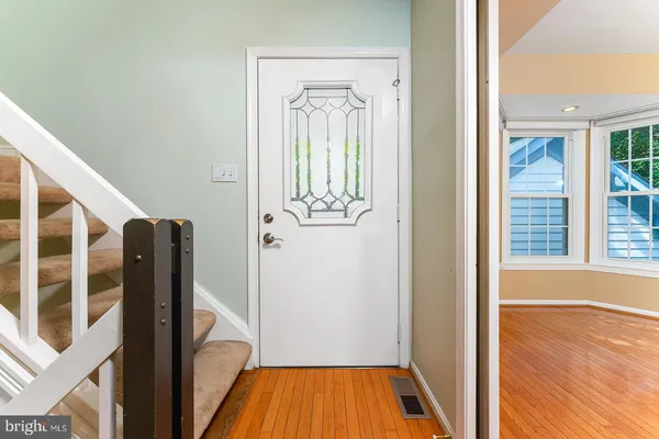 $4,250 | 8415 Hollis Lane, Vienna, VA 22182