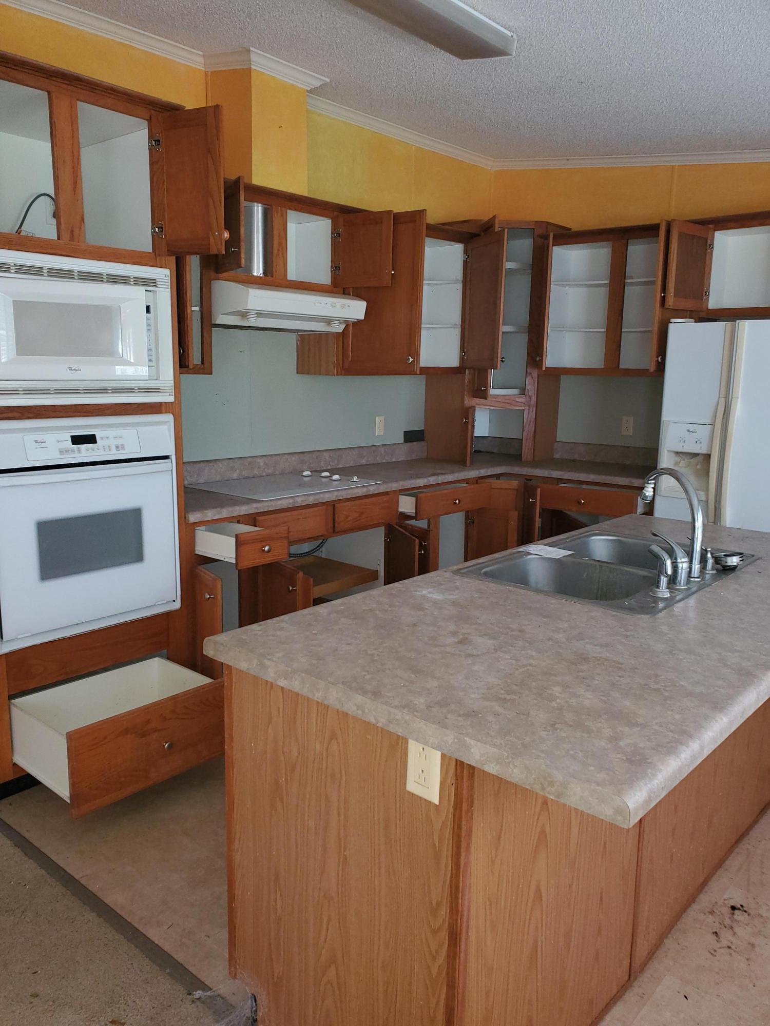 517 Society Road McClellanville, SC 29458 - Photo 9 of 23 Eat in kitchen