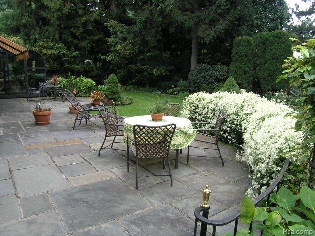 85 Touraine Road Grosse Pointe, MI 48236 - Photo 16 of 22 Patio
