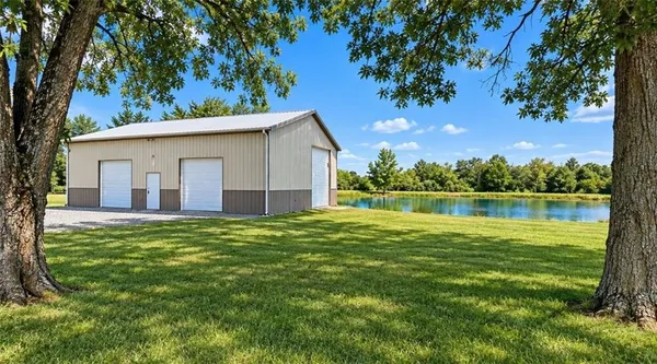 $498,000 | 31480 Metcalf Road, Louisburg, KS 66053