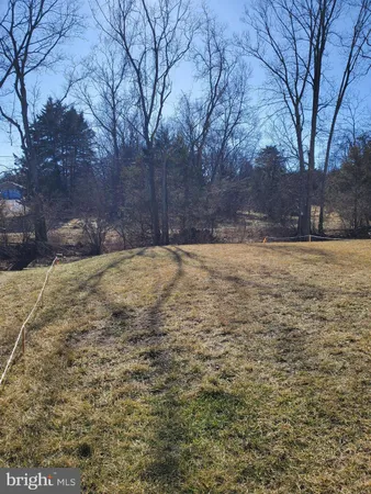 $2,000 | 26 Colchester Court, Bunker Hill, WV 25413
