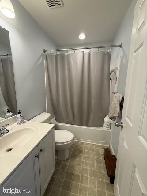 11777 Skylark Road Clarksburg, MD 20871 - Photo 29 of 75 a bathroom with a sink toilet and shower