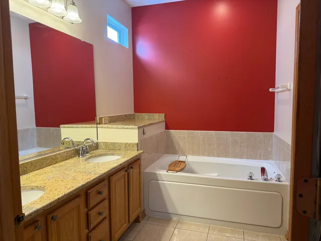 $389,900 | 1471 Grand Haven Road, Romeoville, IL 60446