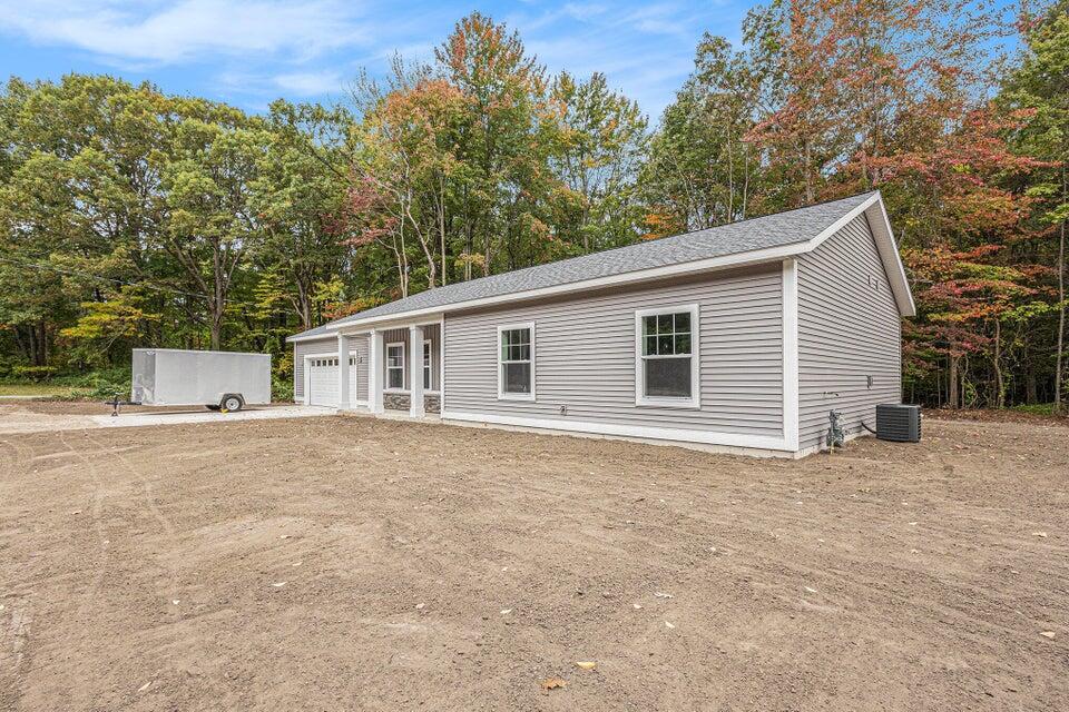 18895 148th Avenue Spring Lake, MI 49456 - Photo 2 of 26 20251013140631219799000000-o