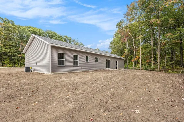 $399,900 | 18895 148th Avenue, Spring Lake, MI 49456