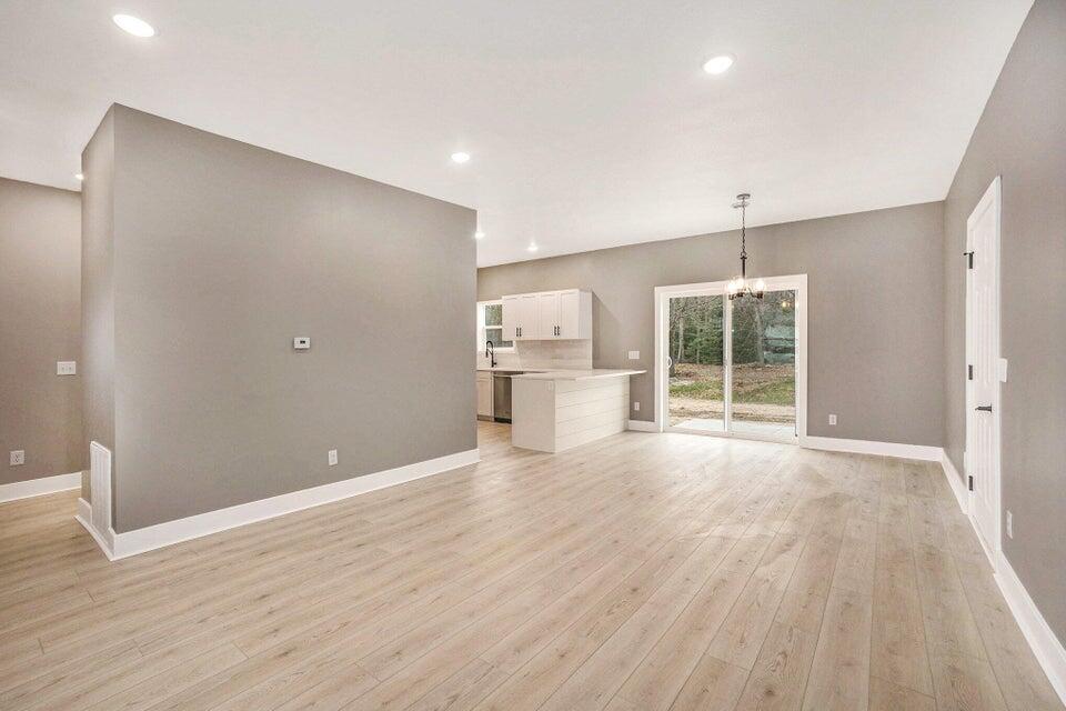 18895 148th Avenue Spring Lake, MI 49456 - Photo 3 of 26 20250424132226847273000000-o