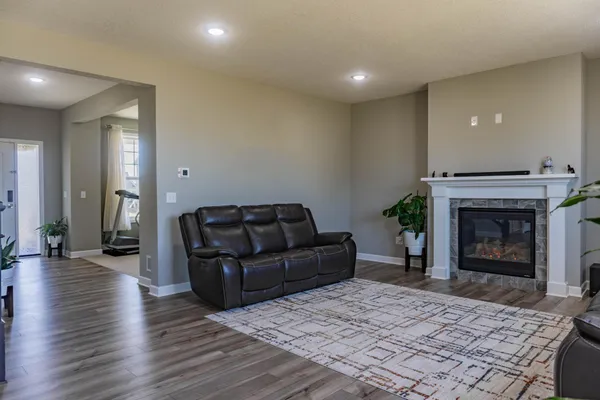 $3,495 | 1582 Edgebrook Lane, Carver, MN 55315