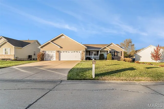 $425,000 | 1245 Summer Lynne Drive, O'Fallon, MO 63366